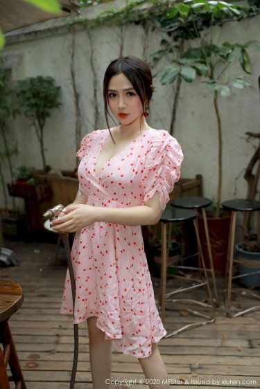 漂亮的女邻居6